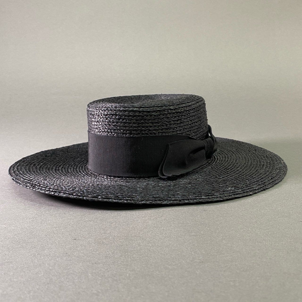 ヘレンカミンスキー 帽子　カンカン帽　麦わら帽子　黒 ヘレンカミンスキー 帽子 カンカン帽 麦わら帽子 黒 カンカン帽