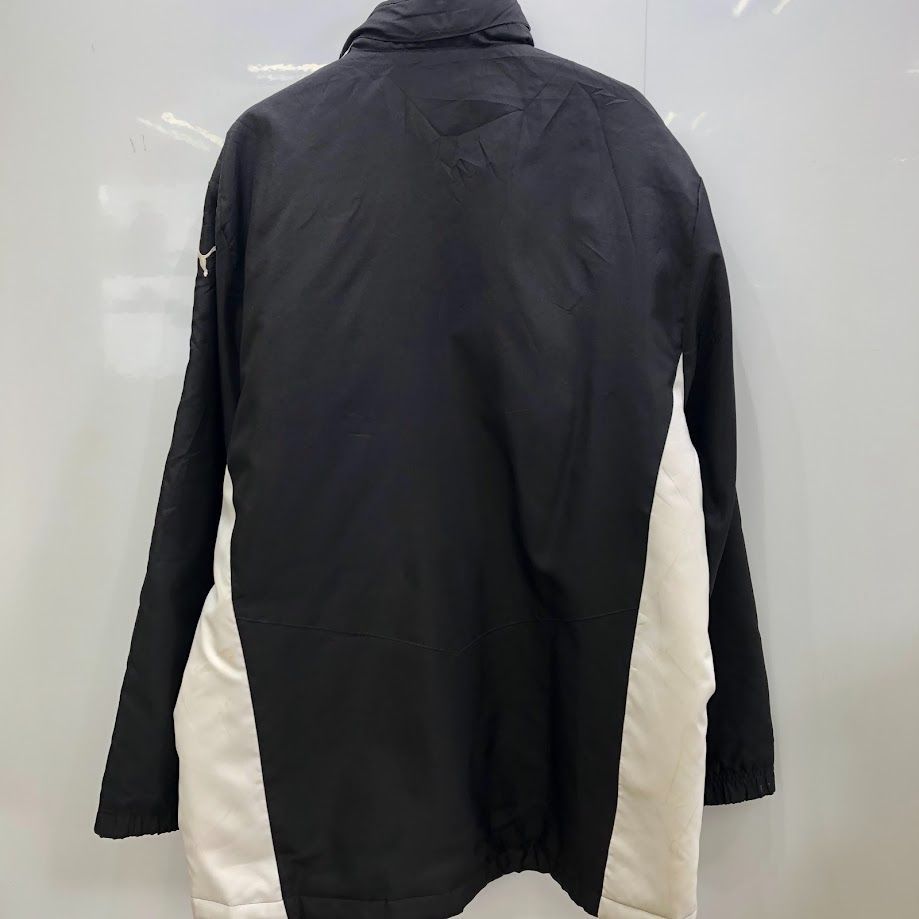 Mサイズ　未使用　BUMP OF CHICKEN ナイロンジャケット 未使用級 BUMP OF CHICKEN フード ナイロン ジャケット 黒 M
