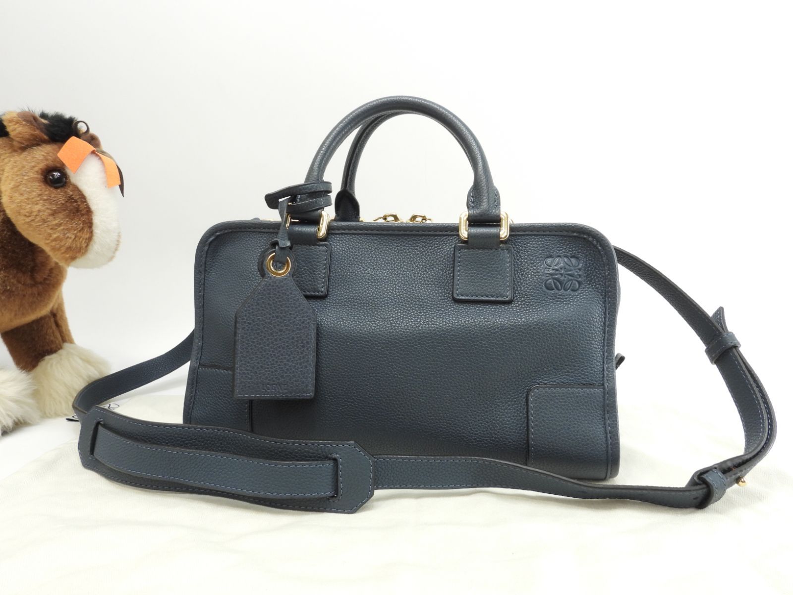 LOEWEアマソナ28＊スエード/美品ストラップ付き ロエベ アマソナ28 ストラップ付 型押レザー青 ハンドバッグ