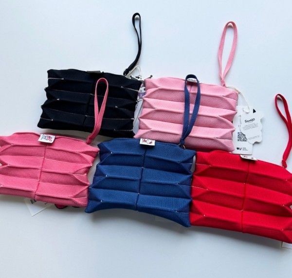 クラッチバッグ [JOSEPH & STACEY] Lucky Pleats Knit Clutch S Hello Kitty 大人気☆ [JOSEPH & STACEY] Lucky Pleats Knit Clutch S Hello
