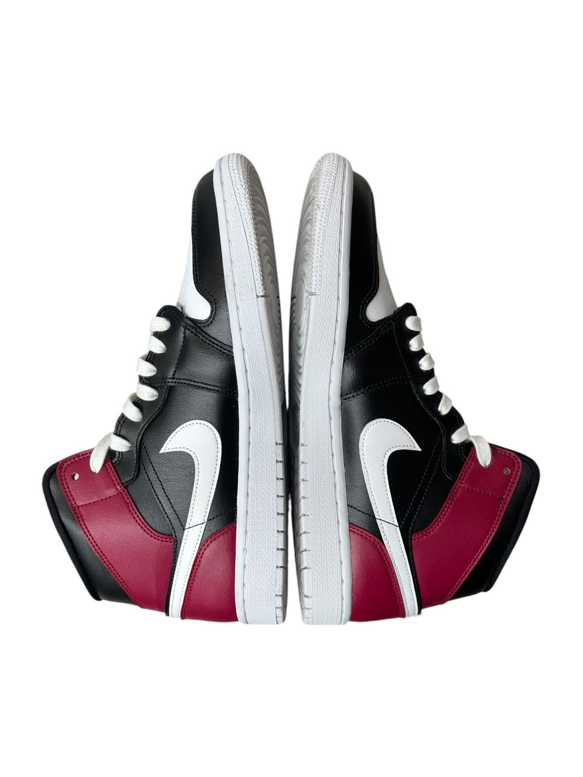 NIKE (ナイキ) WMNS AIR JORDAN 1 MID エアジョーダン 1 ミッド