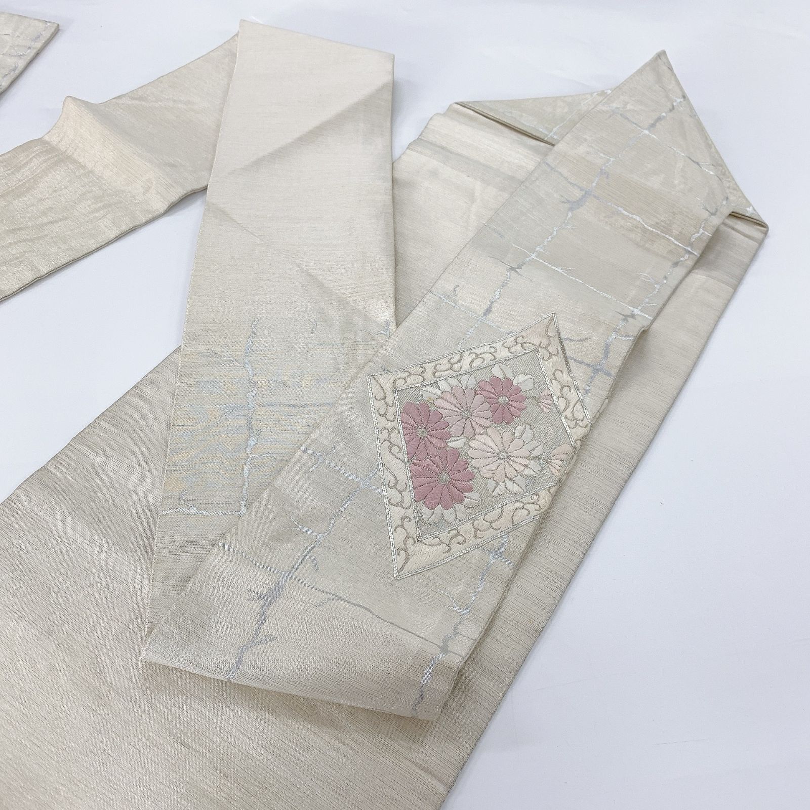 5638］名古屋帯 菊菱切りばみ 駒刺繍 九寸 正絹 着物 - メルカリ