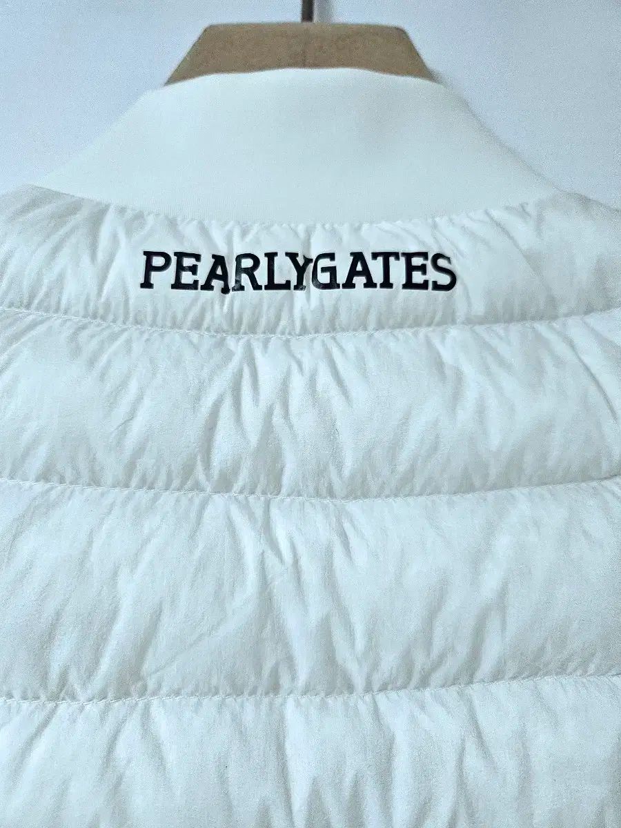 新品❤︎パーリーゲイツ ダウン ベスト PEARLY GATES ダウンベスト ホワイト （PEARLY GATES(パーリー