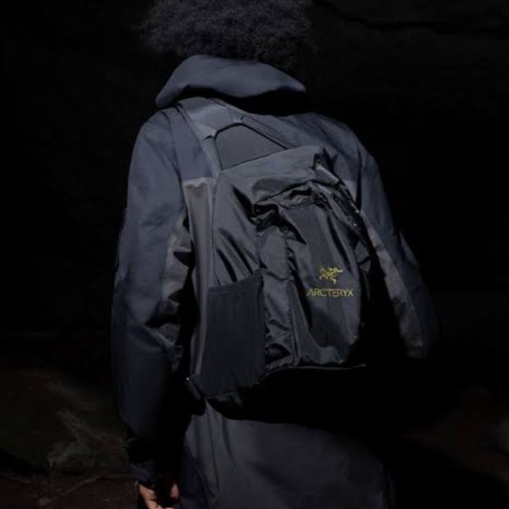 ARC’TERYX SYSTEM_A QUIVER ショルダーバッグ