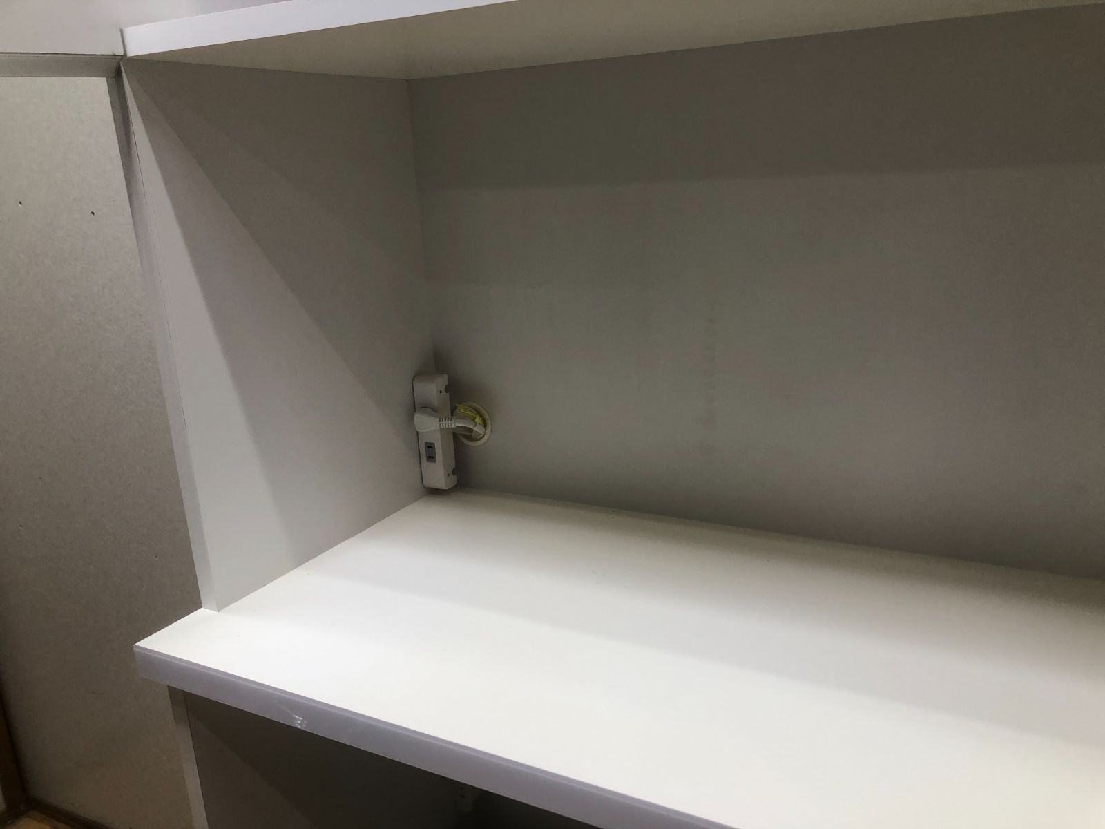 鏡面ホワイト 食器棚