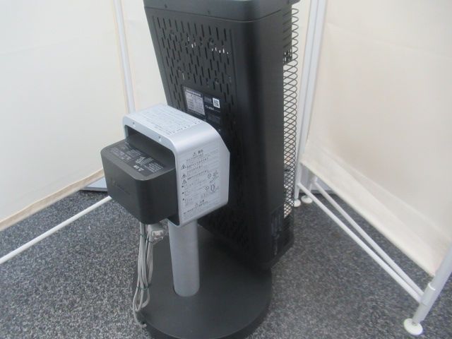 中古品 DAIKIN ダイキン 遠赤外線ストーブ セラムヒート 2019年製