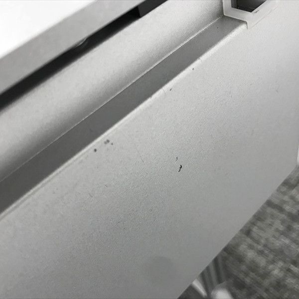 プラス ホワイト