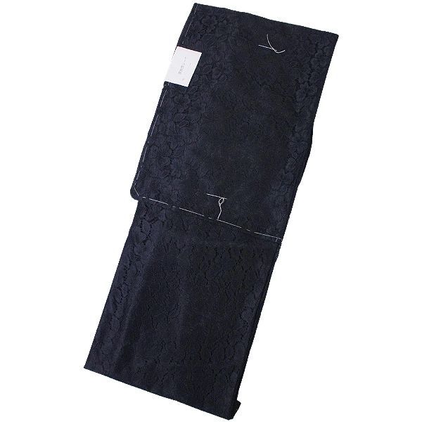 小紋 黒色の花をモチーフとしたレース