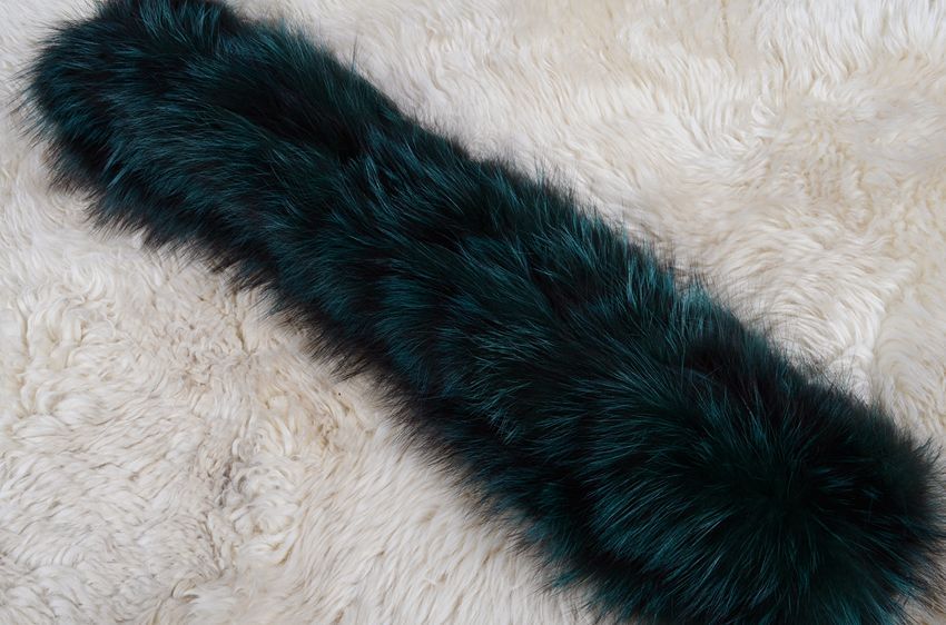 ボリュームがあって華やかフォックスを使用した二重巻スヌード深い