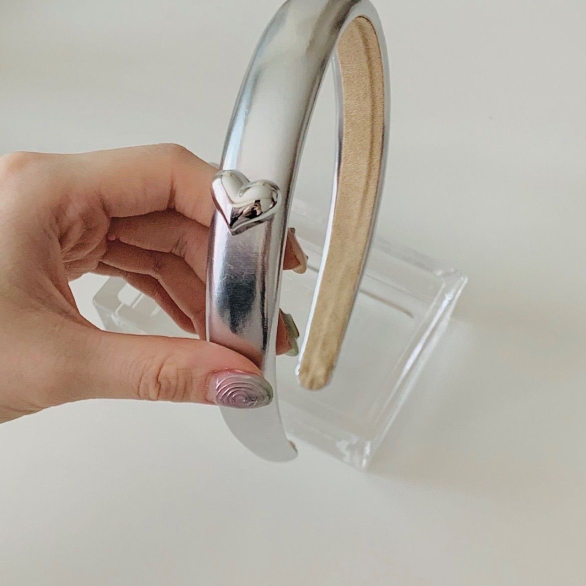 シルバーメタルハートヘッドバンド カチューシャ ヘアアクセサリー