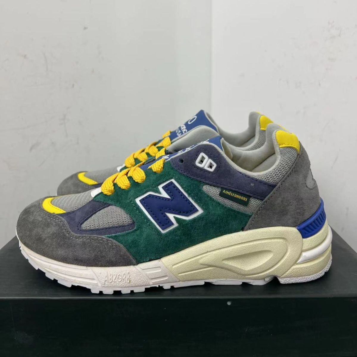 新品未使用ニューバランス AIME LEON DORE x New Balance NB 990 V2 スニーカー - メルカリ