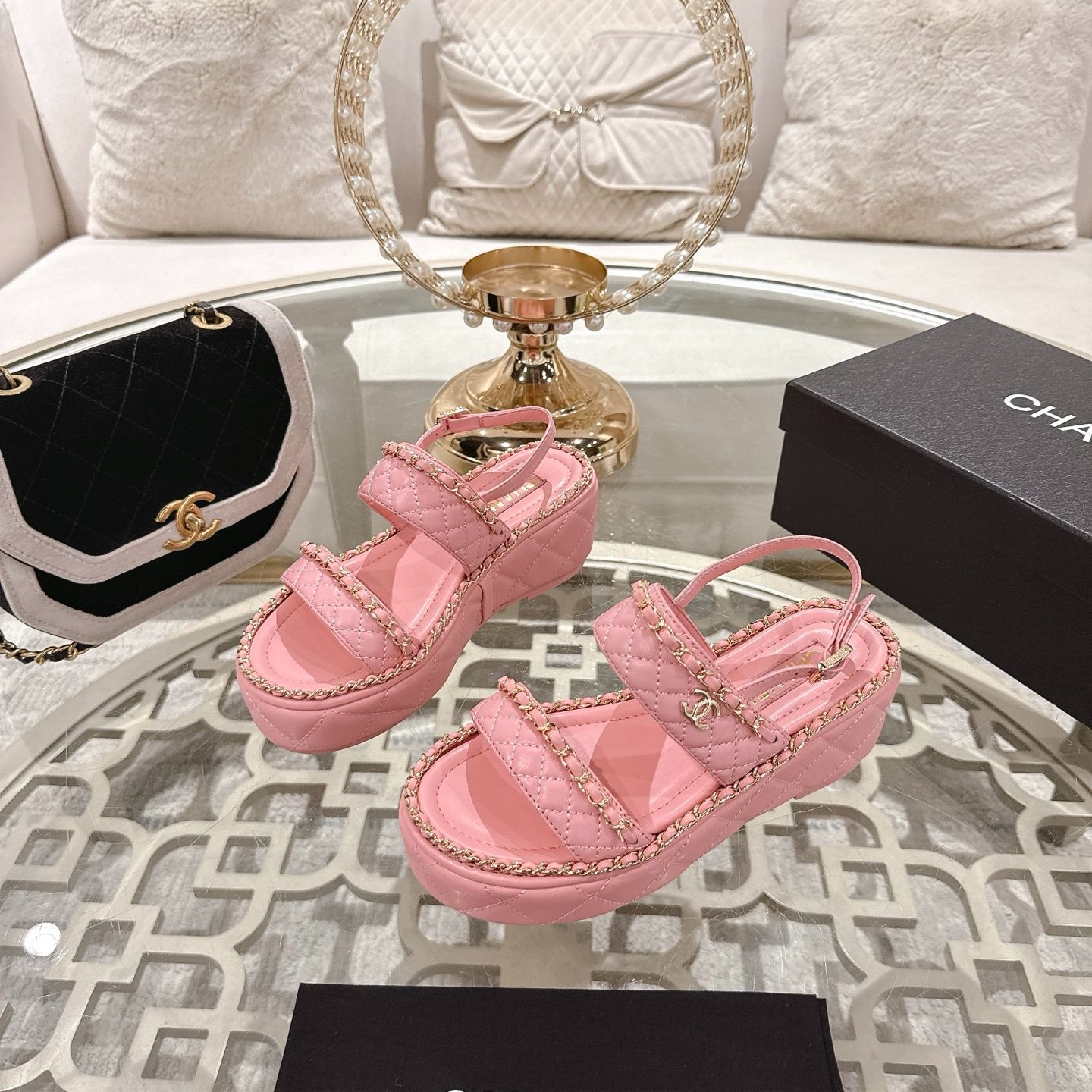 【25SS】CHANEL チェーンサンダル 25SS 大注目サンダル◎】CHANEL 厚底サンダル チェーン CCロゴ