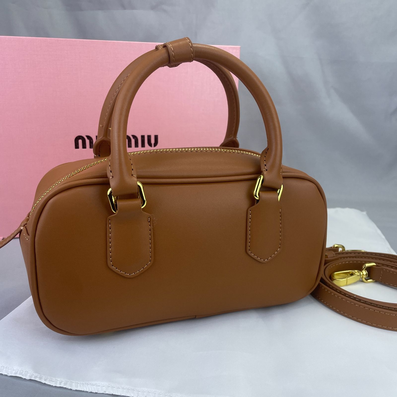 箱付き MIUMIU ミュウミュウ ハンドバッグ ショルダーバッグ 2way  