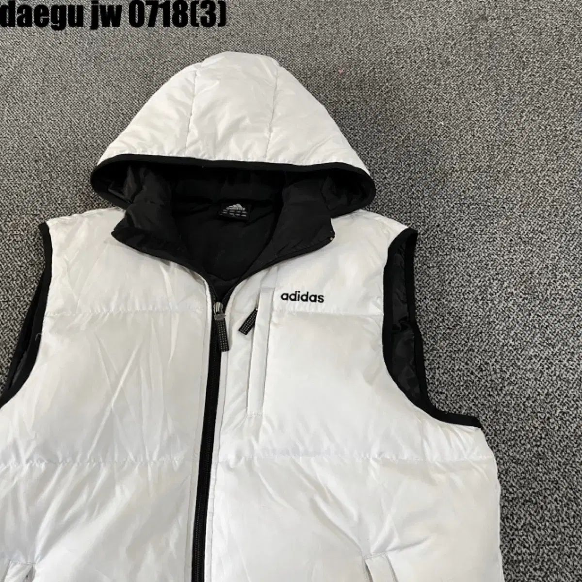 adidas(アディダス) ダウンベスト 95 ー 100 ダックダウン