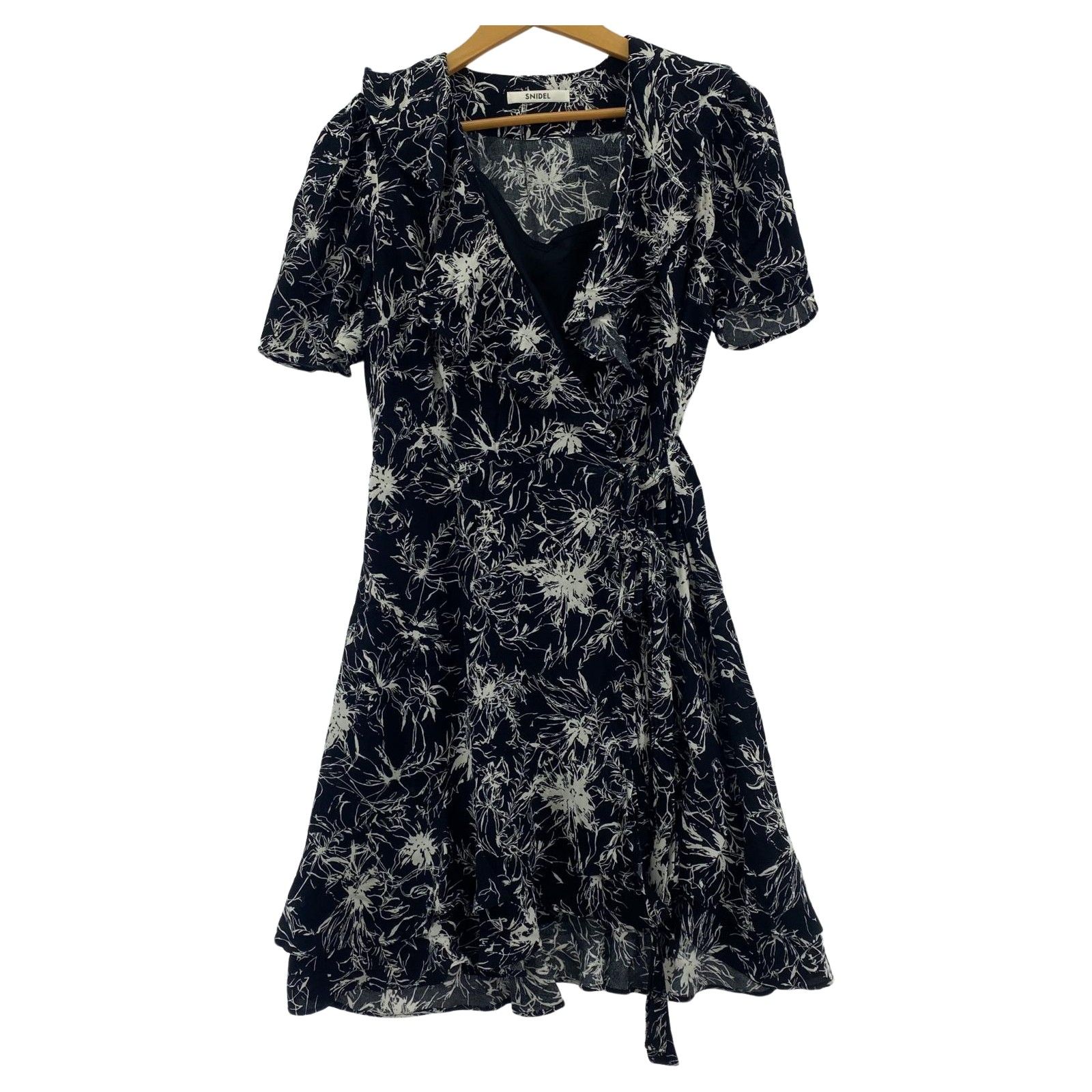 snidel スナイデル ペチコート付き 花柄 カシュクールワンピース snidel スナイデル ペチコート付き 花柄 カシュクールワンピース