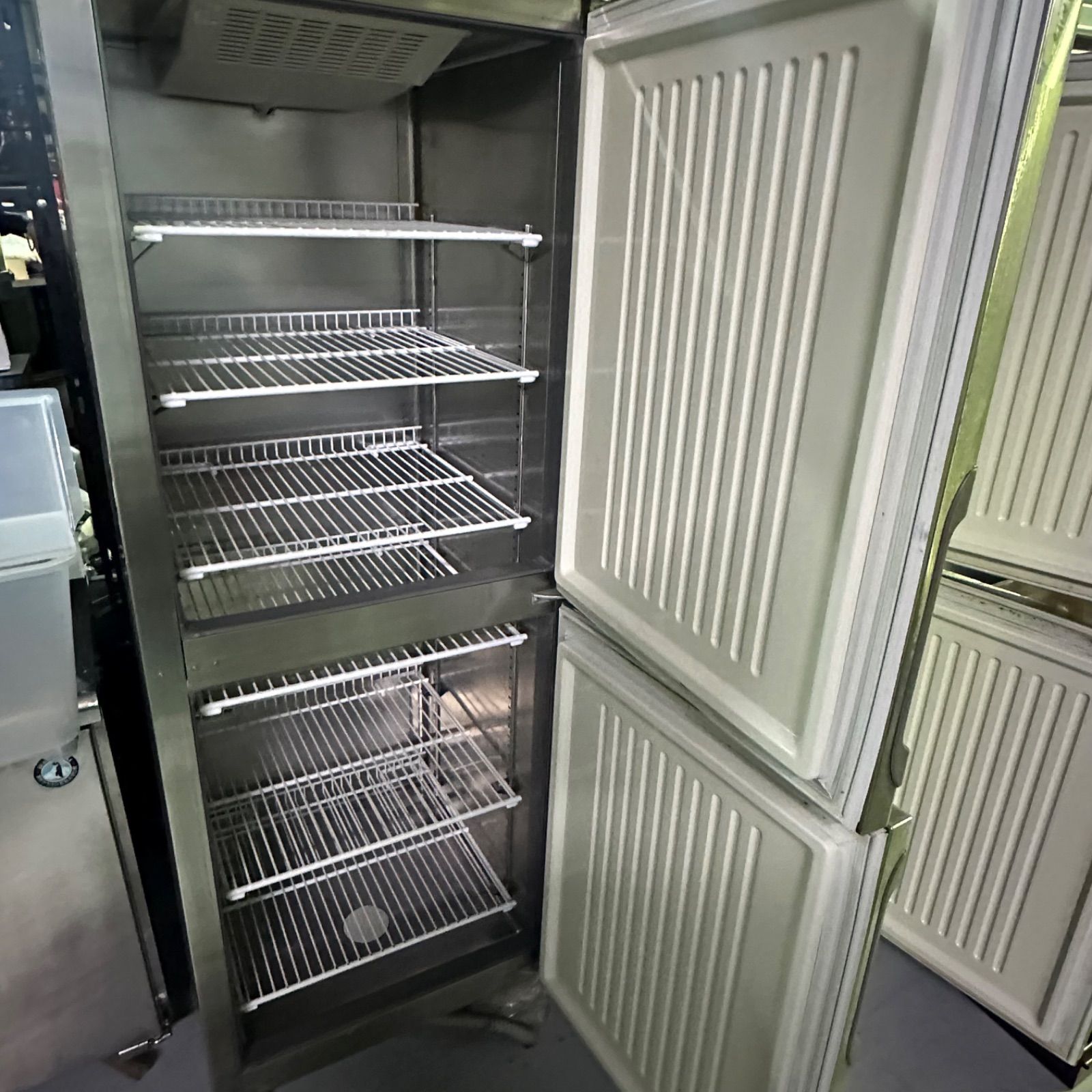 6842 フクシマ 業務用冷凍冷蔵庫 3相200仕様 2016年製 2凍2蔵 6842 フクシマ 業務用冷凍冷蔵庫 3相200仕様 2016年製 2凍2