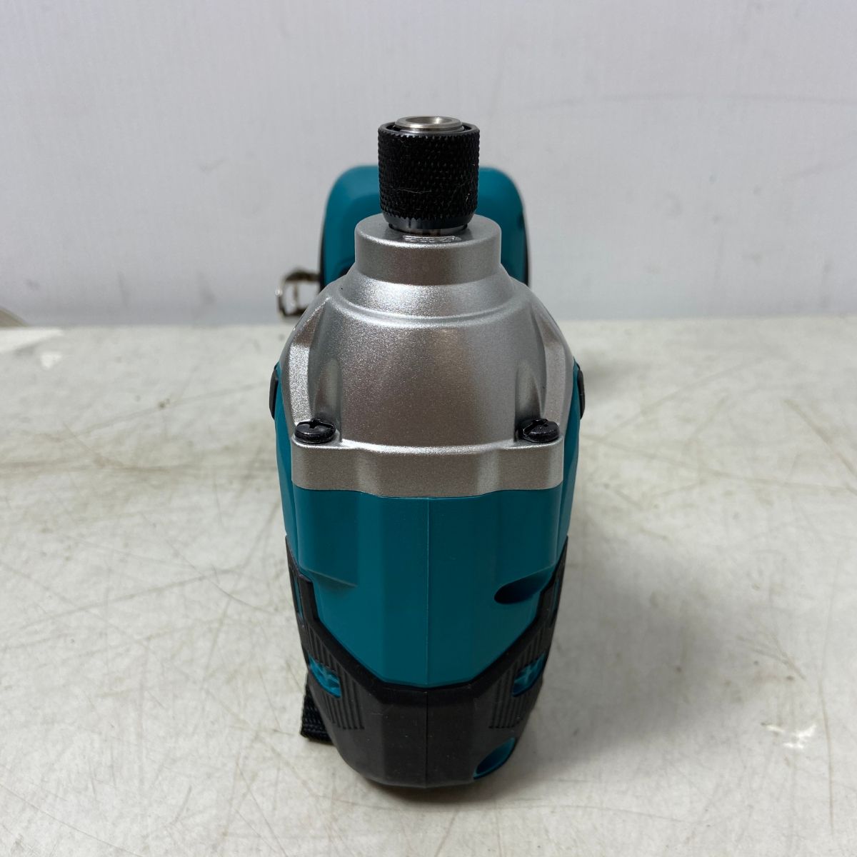 18V充電式インパクトドライバ