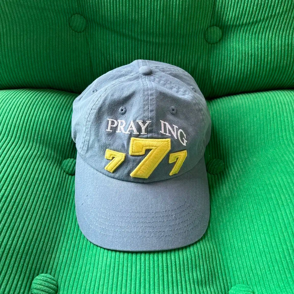 praying 777 hat キャップ カモ 迷彩 チェウォン着用 praying 777 迷彩キャップ - メルカリ