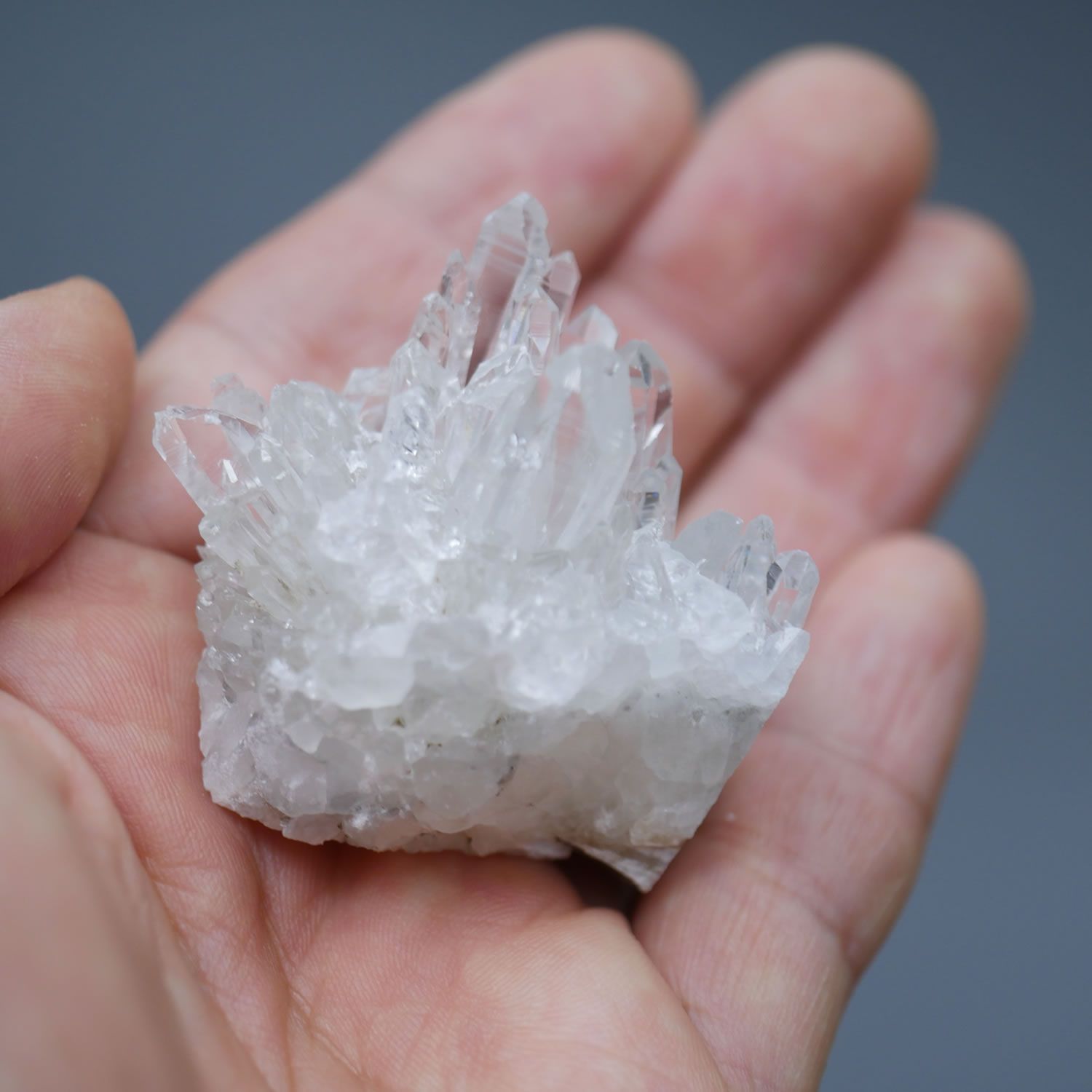 四川省産 菊花水晶 クラスター 1点物 約46g（レインボー部分あり