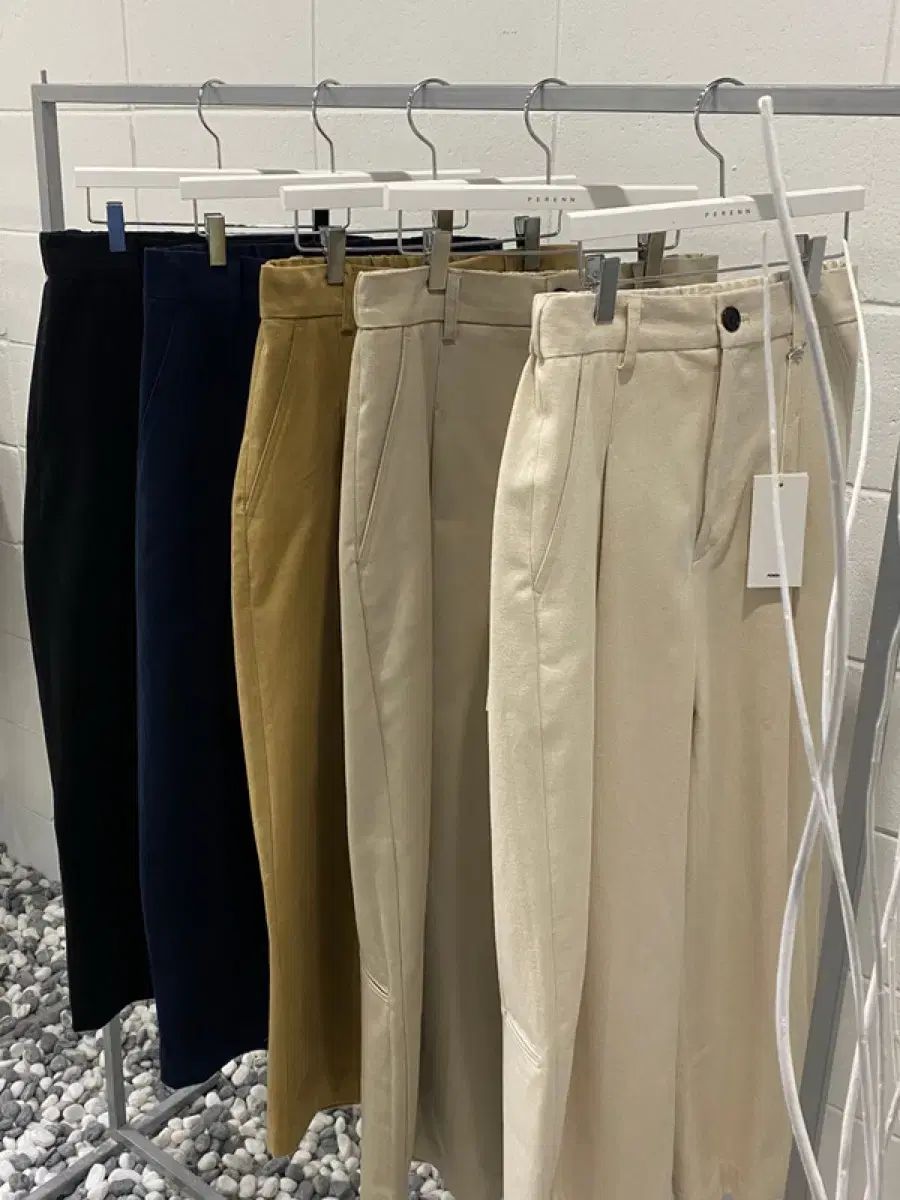 PERENN JUAN HOMME ジュアンオム ムタン LEARVE ズボン 7着 27-28