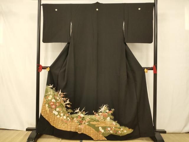 梅乃【091】正絹　黒留袖　美品　舞い鶴　飛び鶴　刺繍　金彩　作家　裄67 m35477360858_1.jpg?1733631086