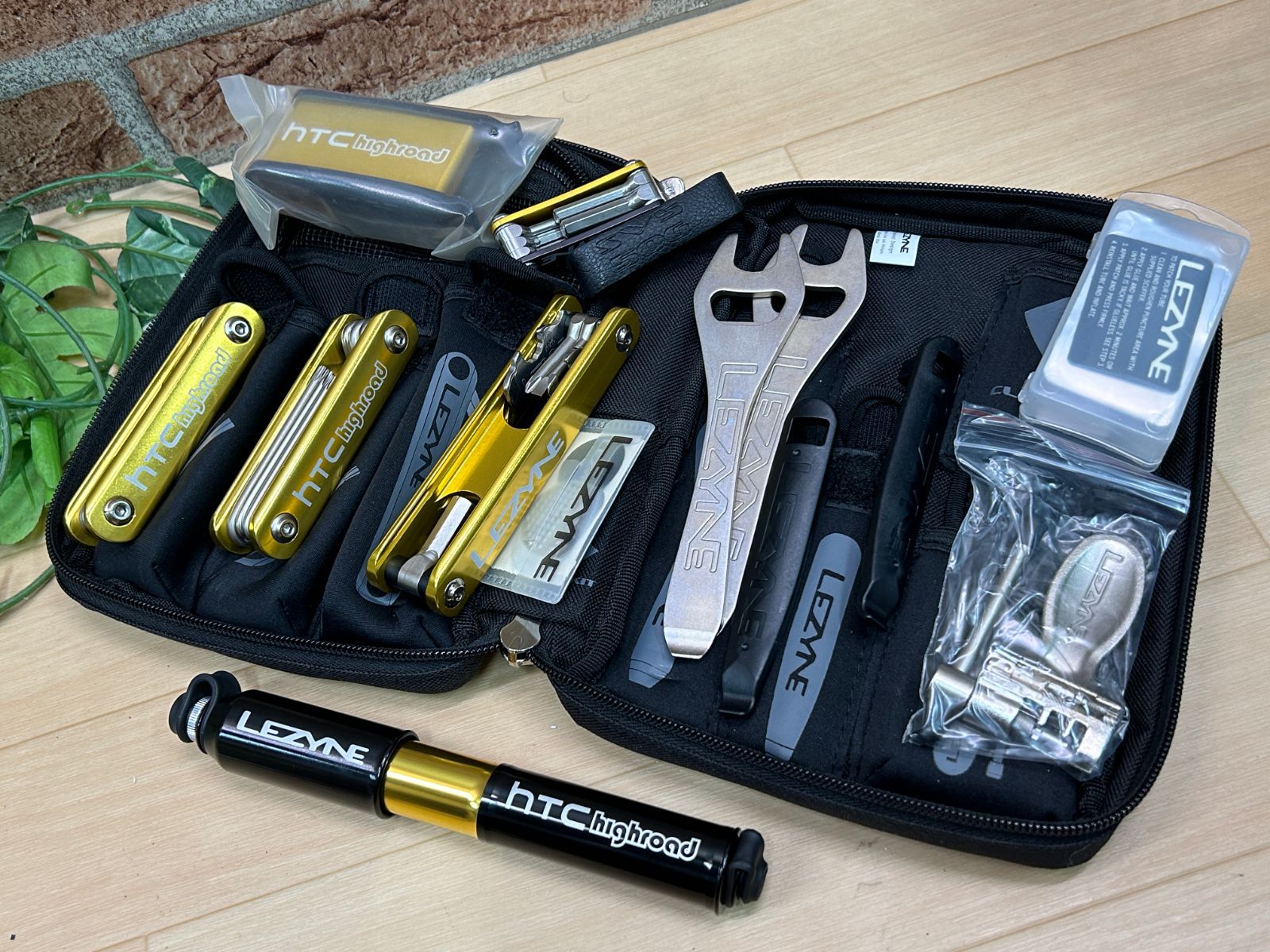 TOOLKIT レザイン