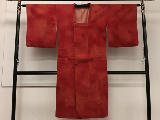 平和屋着物＃道行コート ロング丈 輪奈織 草花文 黒地 正絹 逸品