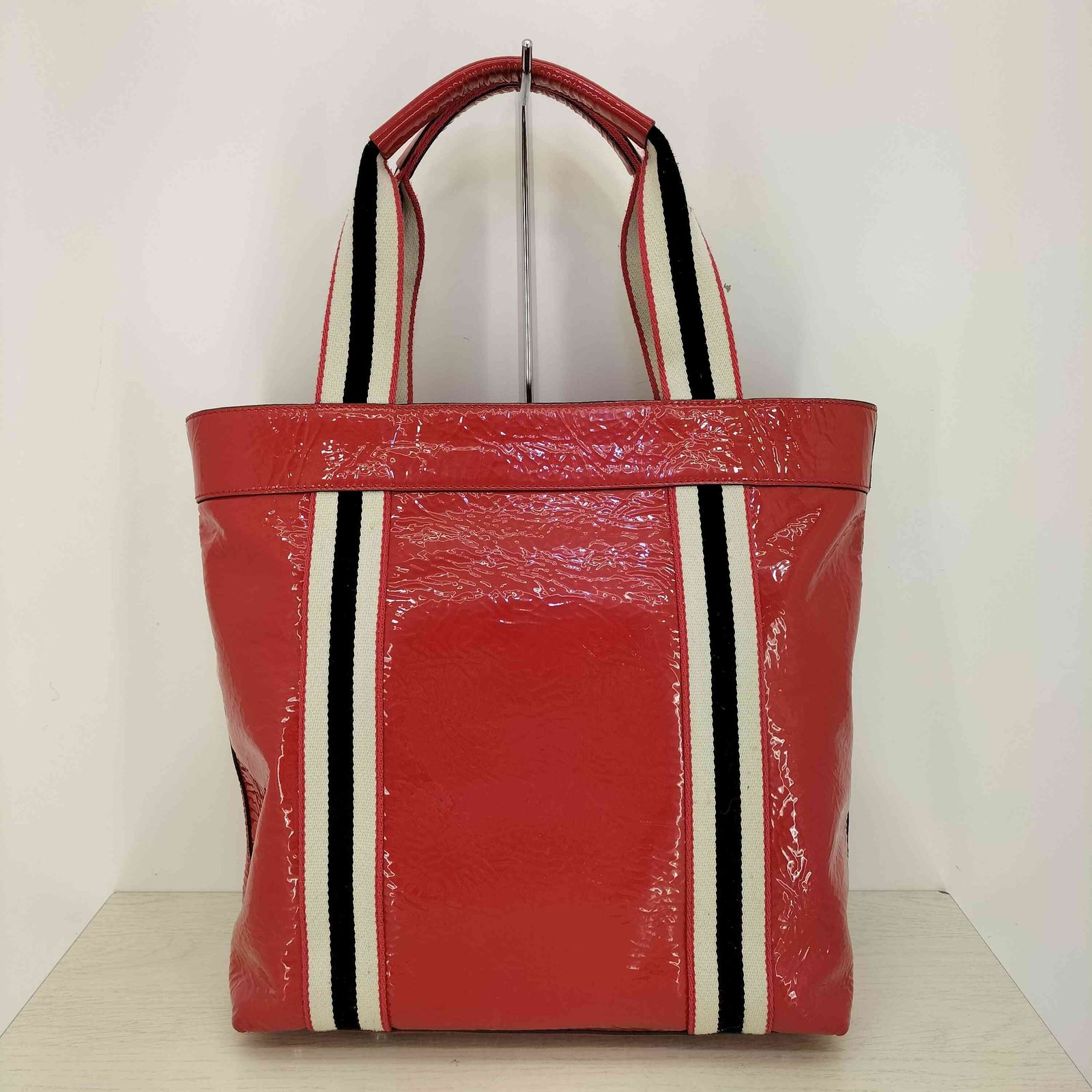 アニヤハインドマーチ ANYA HINDMARCH ロゴプレート エナメル トート 