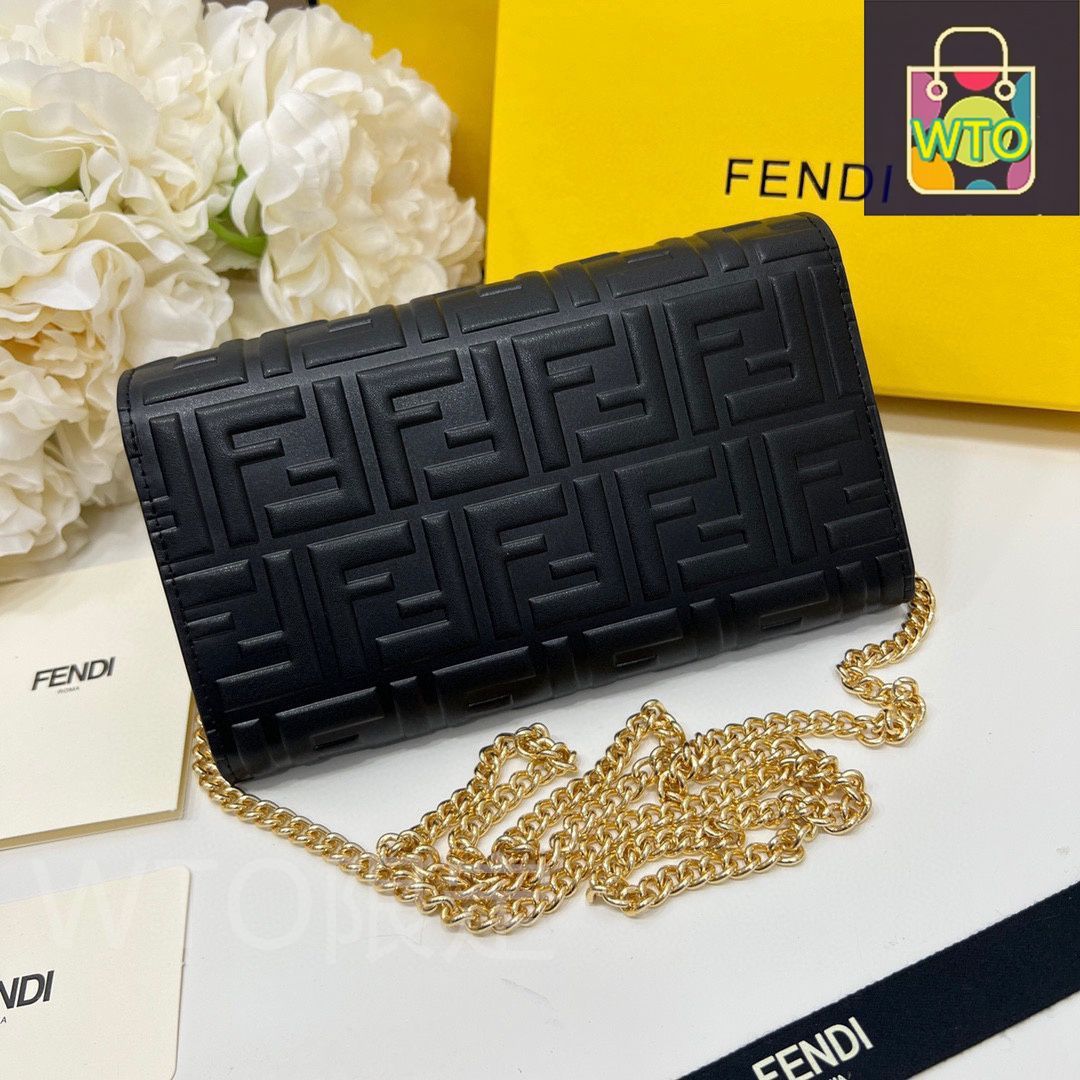 今日特価】Fendi フェンディ シリーズ ウォレット ショルダー
