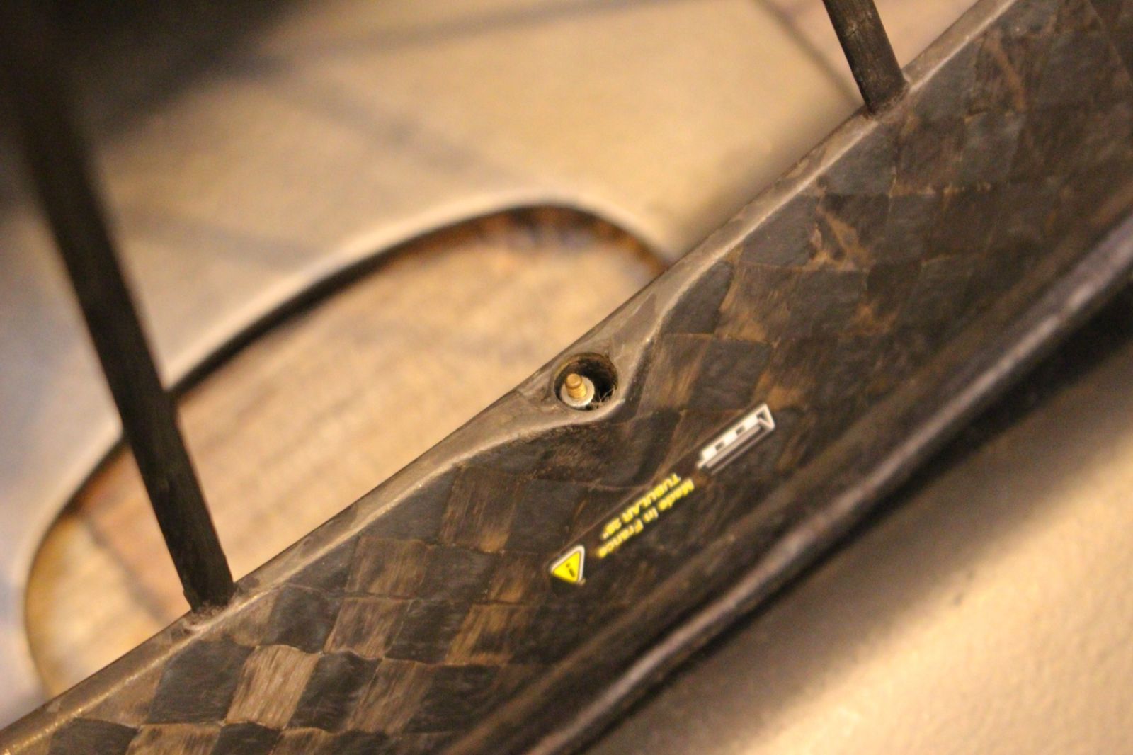 ジャンクMAVICCOSMICPROCARBONEXALITH貴重なスポーク付き ジャンクMAVICCOSMICPROCARBONEXALITH貴重なスポーク付き ジャンク