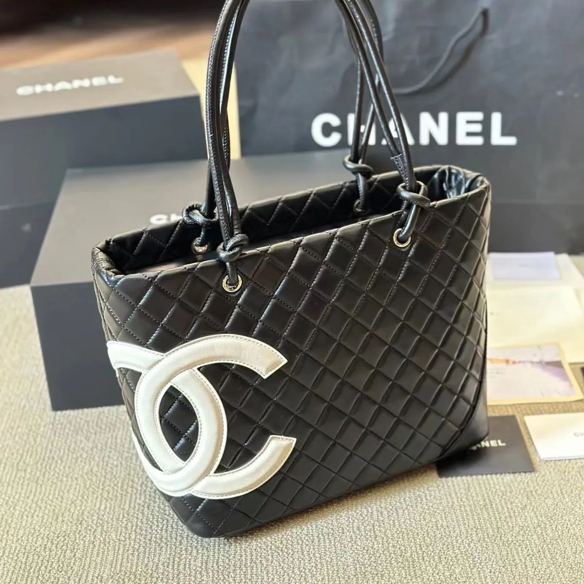 CHANELハンドバッグ シャネル　カンボンライン 美品