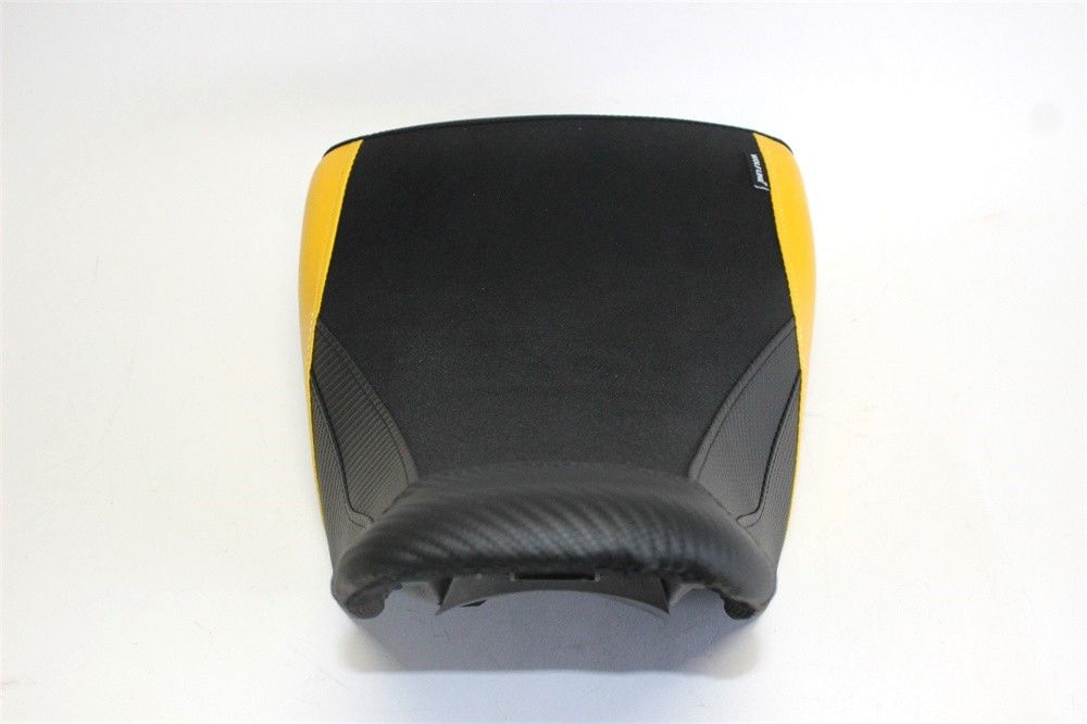 Vストローム1050 v-strom1050 vstrom1050 2020 以降 フロントシート カスタム 本体あり 黄Xカーボン調