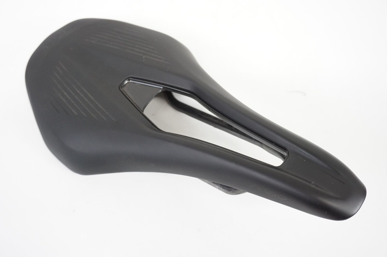 FIZIK フィジーク VENTO ARGO R1 サドル | バイチャリ大宮店