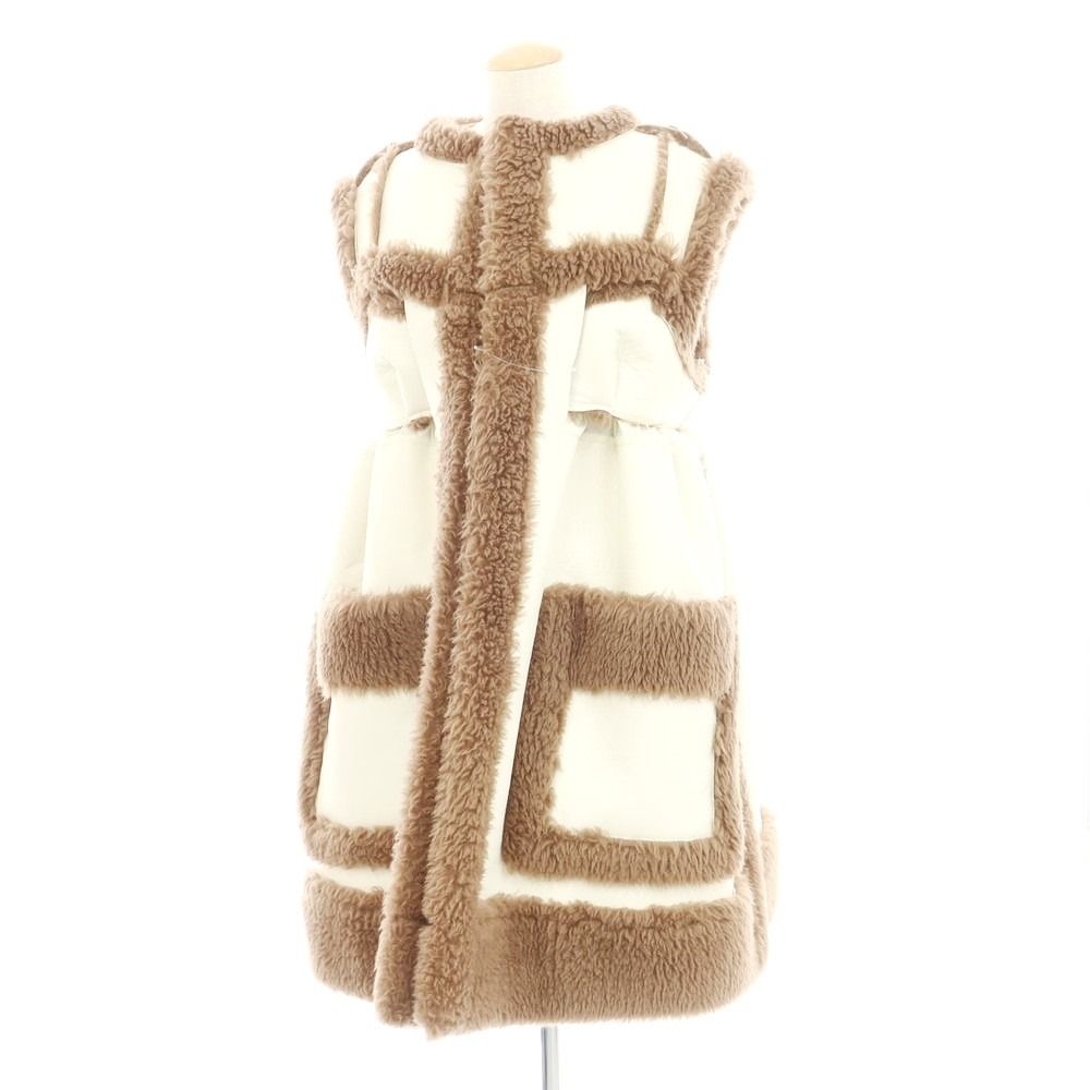 中古】サカイ Sacai 2022年秋冬 フェイクムートン ノースリーブ 中古】サカイ Sacai 2022年秋冬 フェイクムートン ノースリーブ