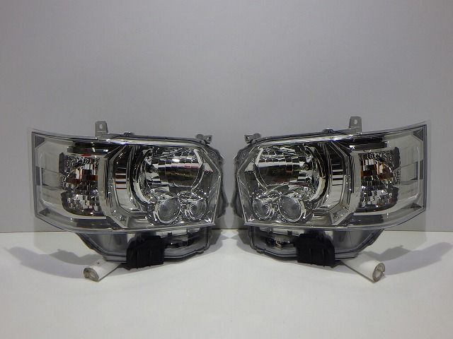 200系 ハイエース ヘッドライト 左右 LED 4型～ 26-137 A4 ダークプライム 新車外し コーティング 250922054