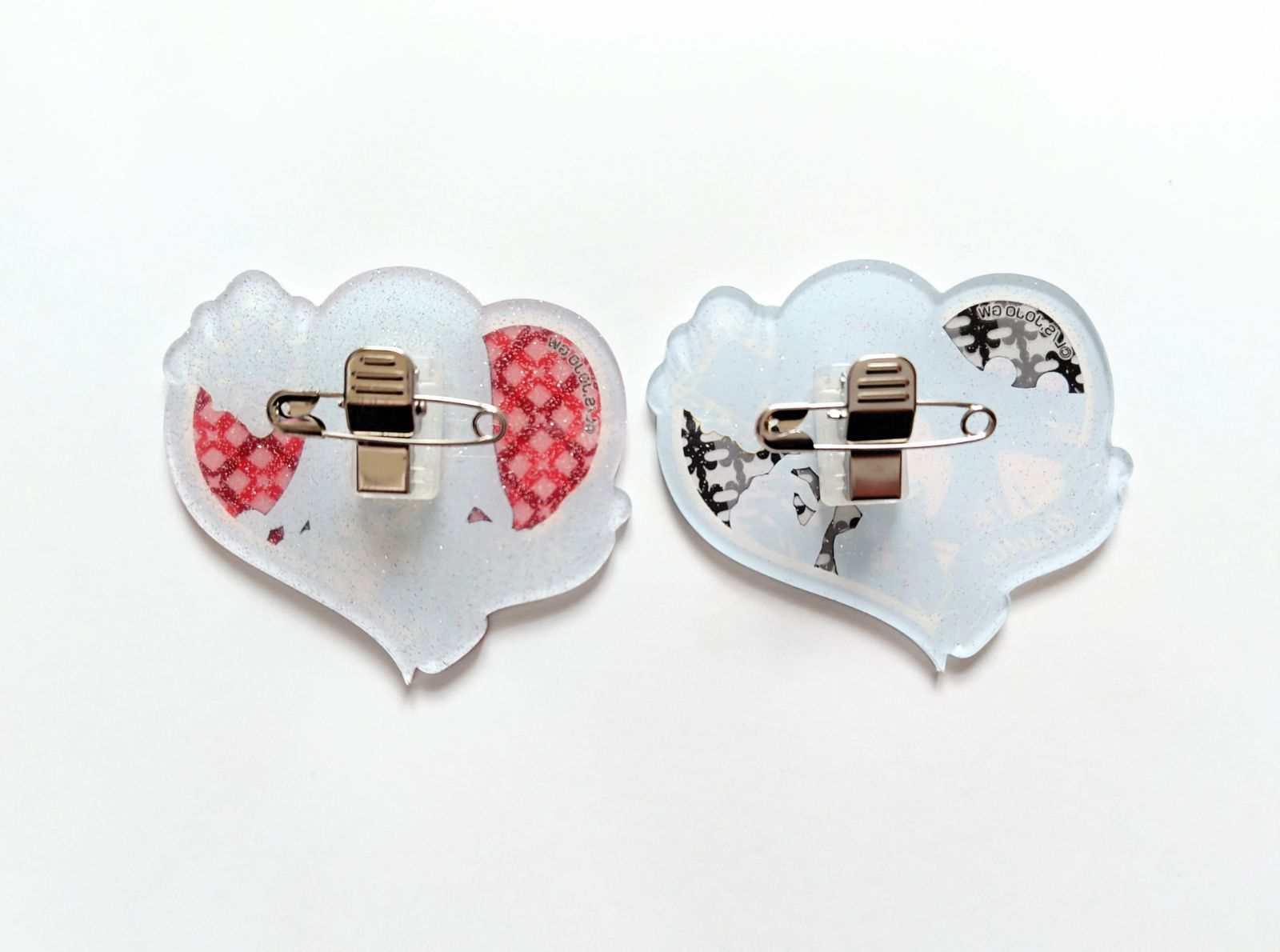 ジョジョ　ハート型ラメアクリルバッジ 8セット ジョジョ ハート型ラメアクリルバッジ 8セット 星型ラメアクリル