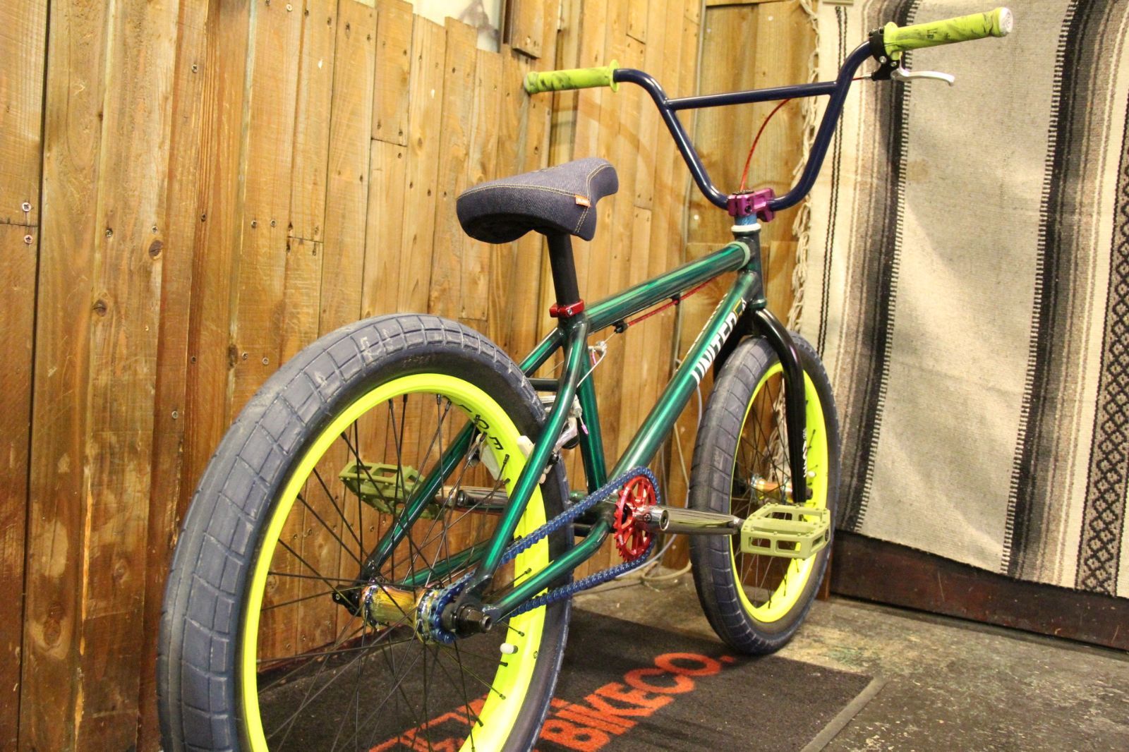 限定BMX 20インチ ストリート】 UNITED G-SLAT STREET トランスルーセント・グリーン FACTORY FULLCUSTOM  送料無料 ✴️お近くの方は【完全組み立てして直接配送】 - メルカリ