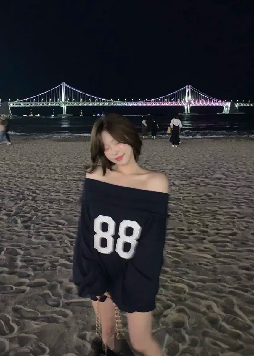 ソバーショップ オフショルダー スウェット