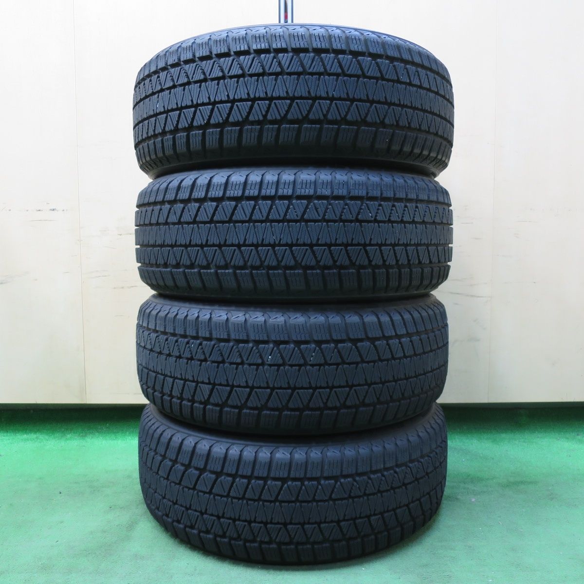 [送料無料] バリ溝！20年！9分スタッドレス 225/55R18 ブリヂストン ブリザック DM-V3 タイヤ 18インチ フォレスター デリカ 等4110502イスタ