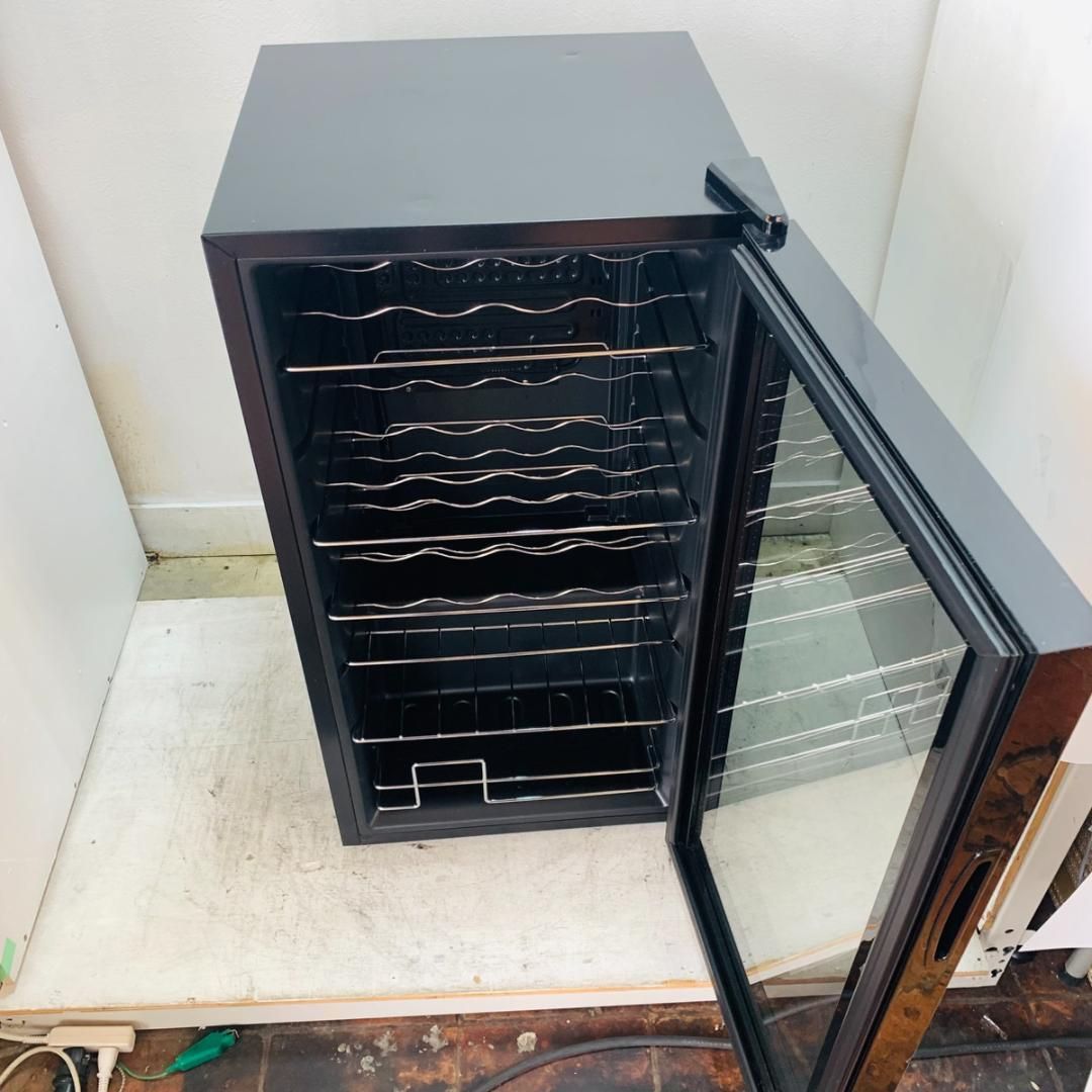 動作良好♪ WIE ワインセラー WIWCJC28BADX 28本収納 80L