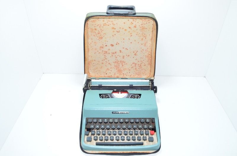 送料無料】 オリベッティ Olivetti Lettera 32 ポータブルタイプ