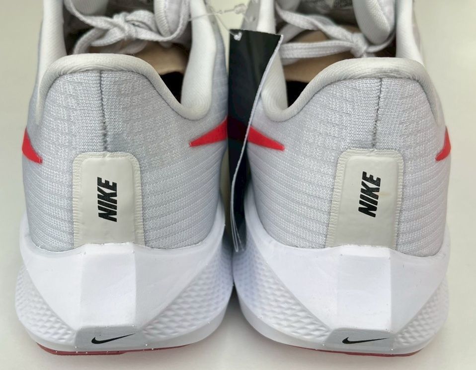 イマン　ホワイトドリーム ナイキ NIKE エア ズーム ペガサス 39 Tint/Crimson DH4071-009