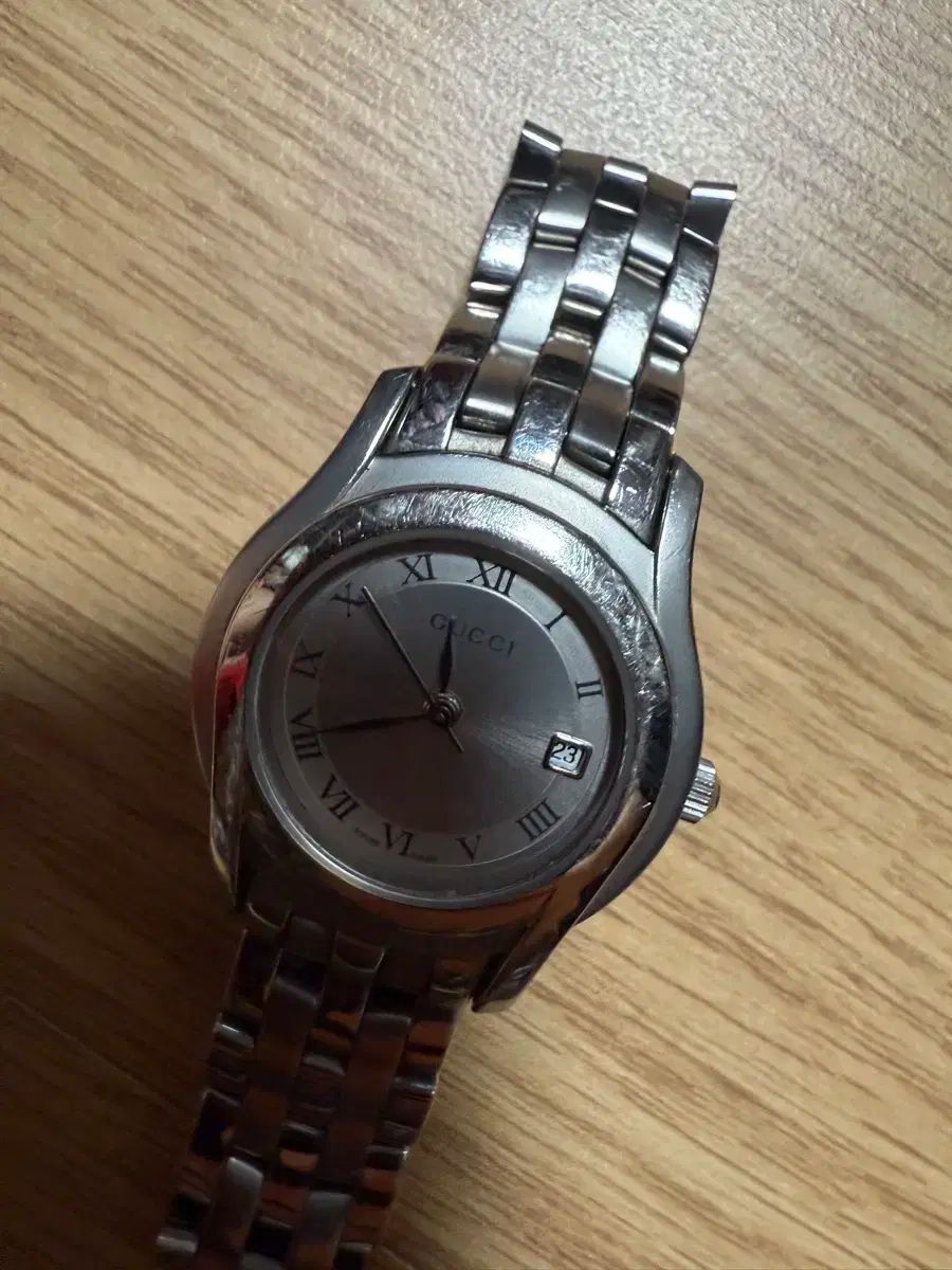グッチ シルバー メタル レディース 時計 ヴィンテージ