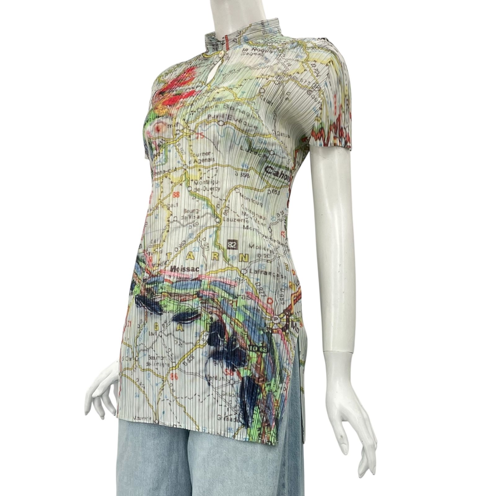 極美品 超希少 プリーツプリーズ マルチカラー 総柄 トップス イッセイミヤケ 希少プリーツプリーズ イッセイミヤケ世界地図トップス 【公式通販】