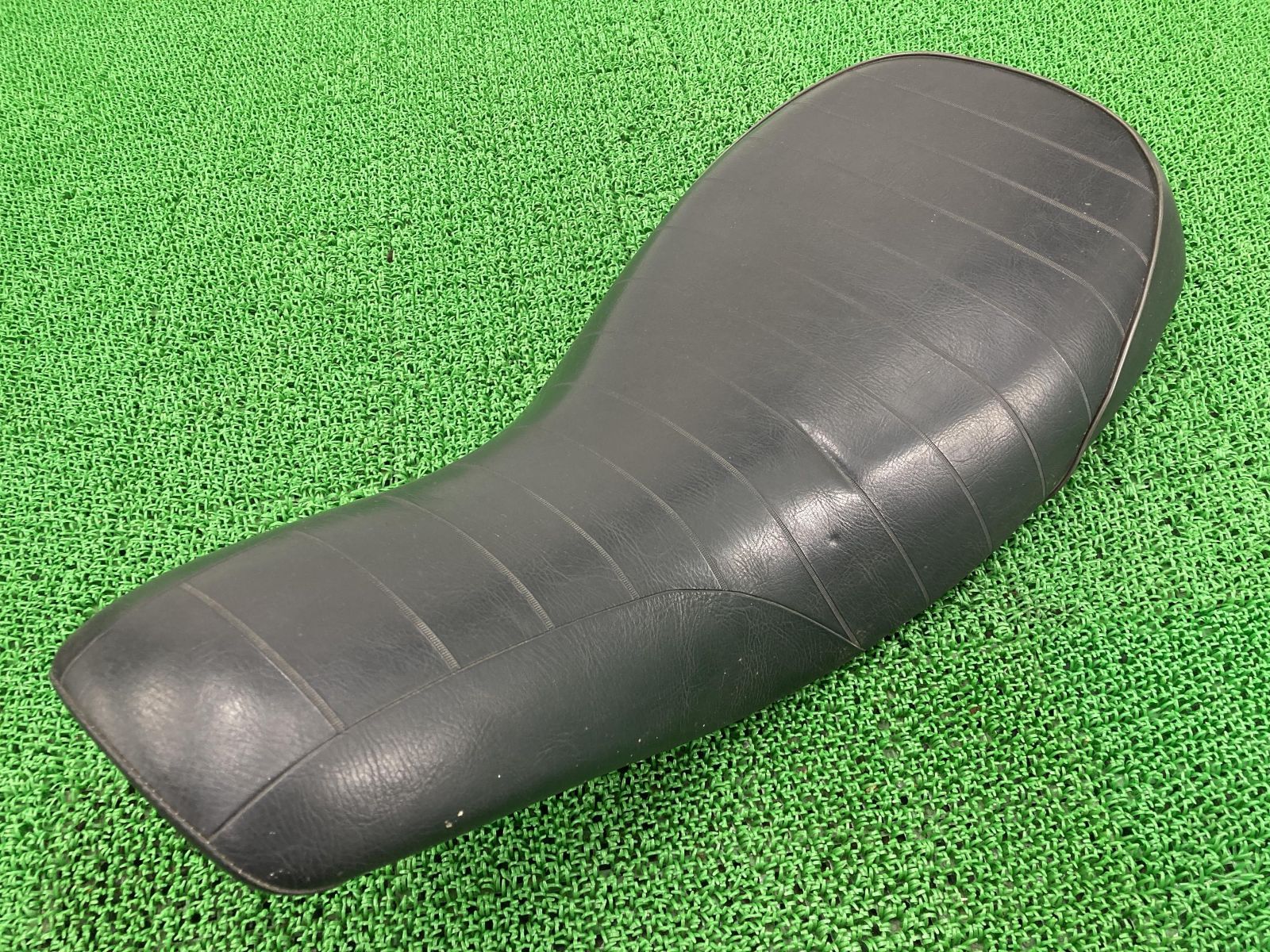 バンバン200 シート 45111-13G20 スズキ 純正 中古 バイク 部品