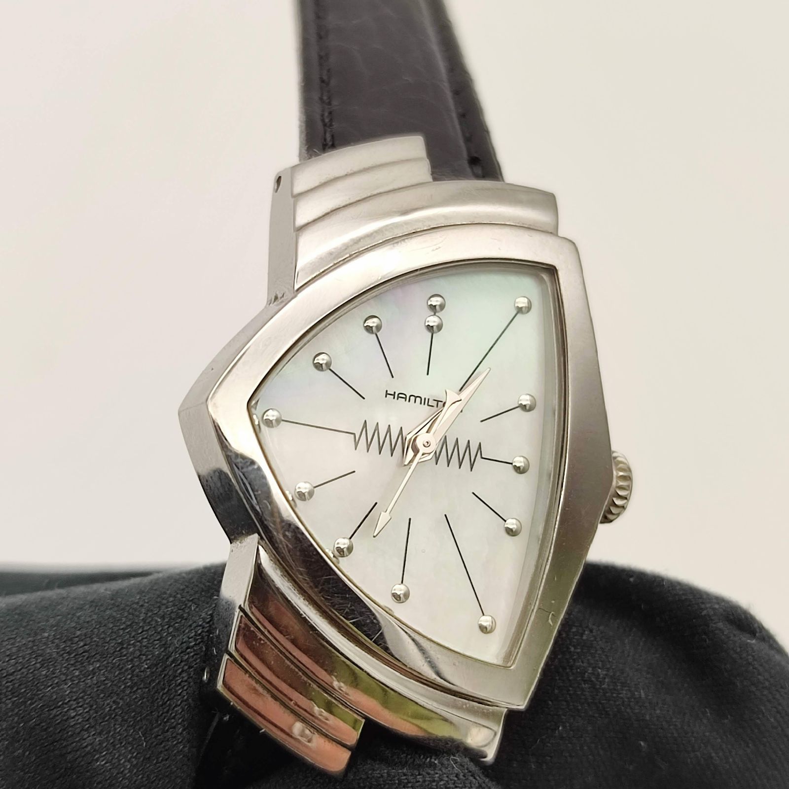 超美品】HAMILTON ハミルトン H242110 ベンチュラ シェル文字盤