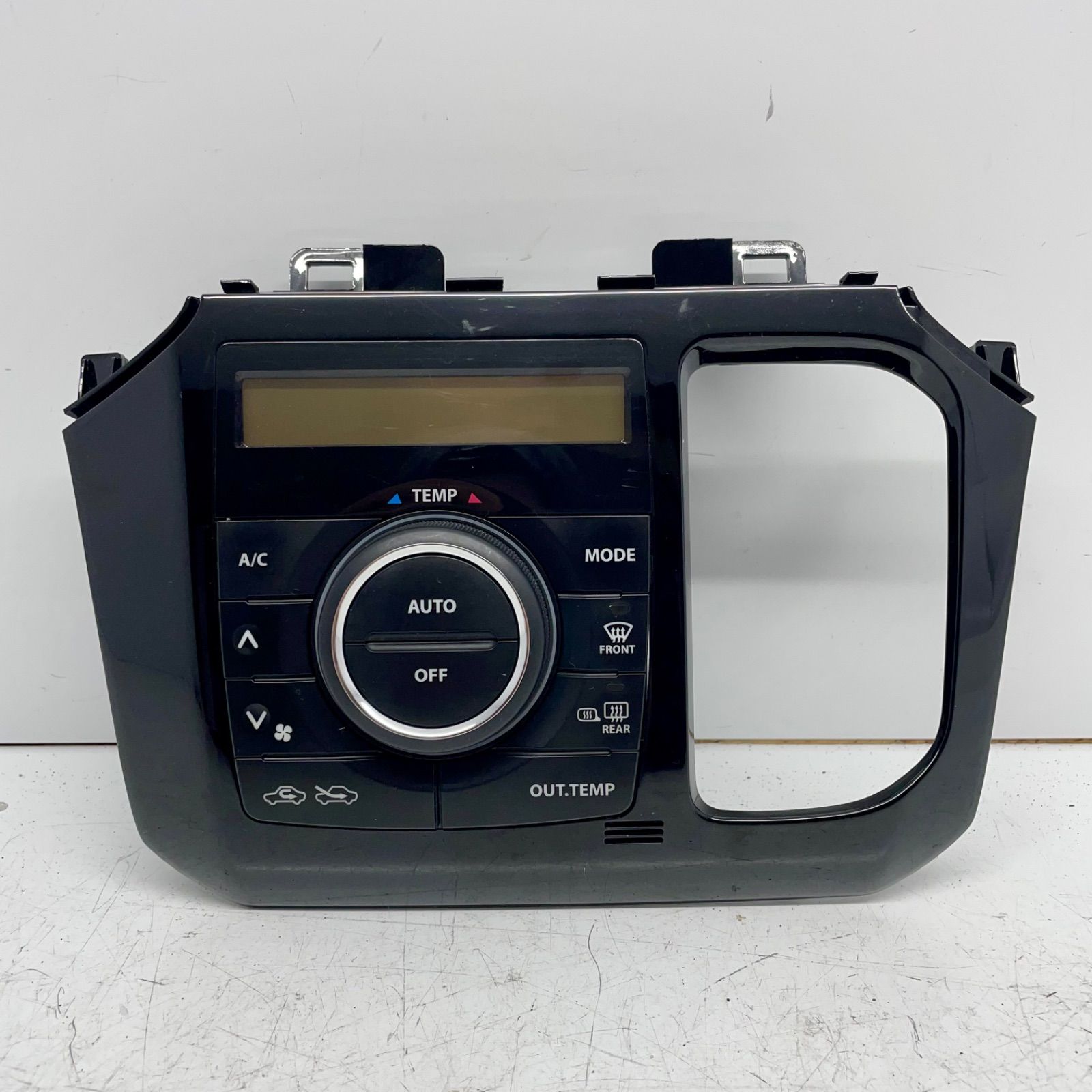 ダイハツ L375S L385S タント カスタム 純正 オーディオパネル オートエアコン エアコンパネル センターパネル 動作確認済 P70076