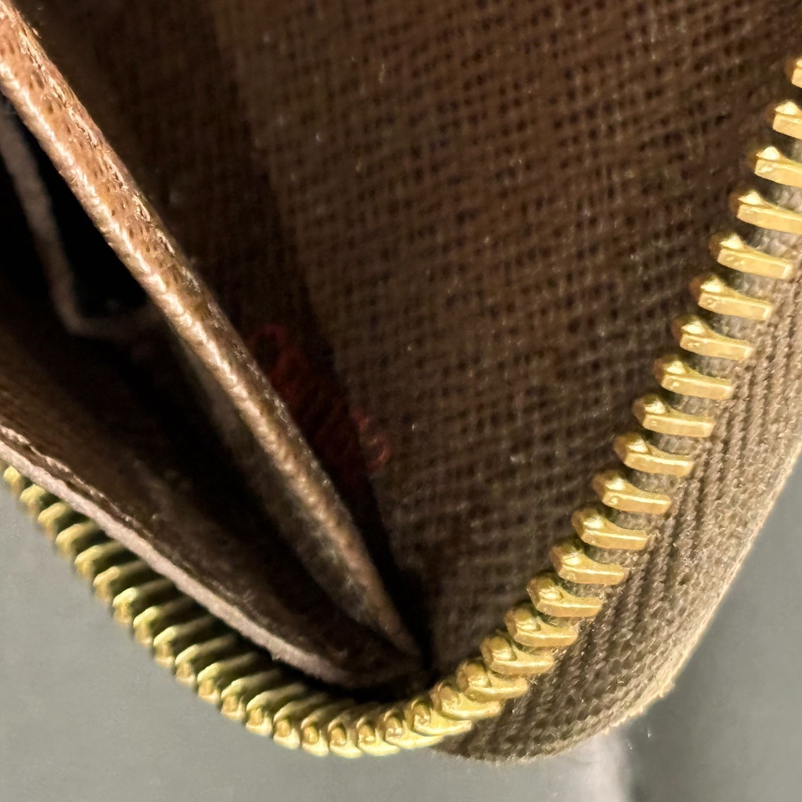 ルイヴィトン ダミエ・エベヌ ジッピーウォレット ラウンドファスナー