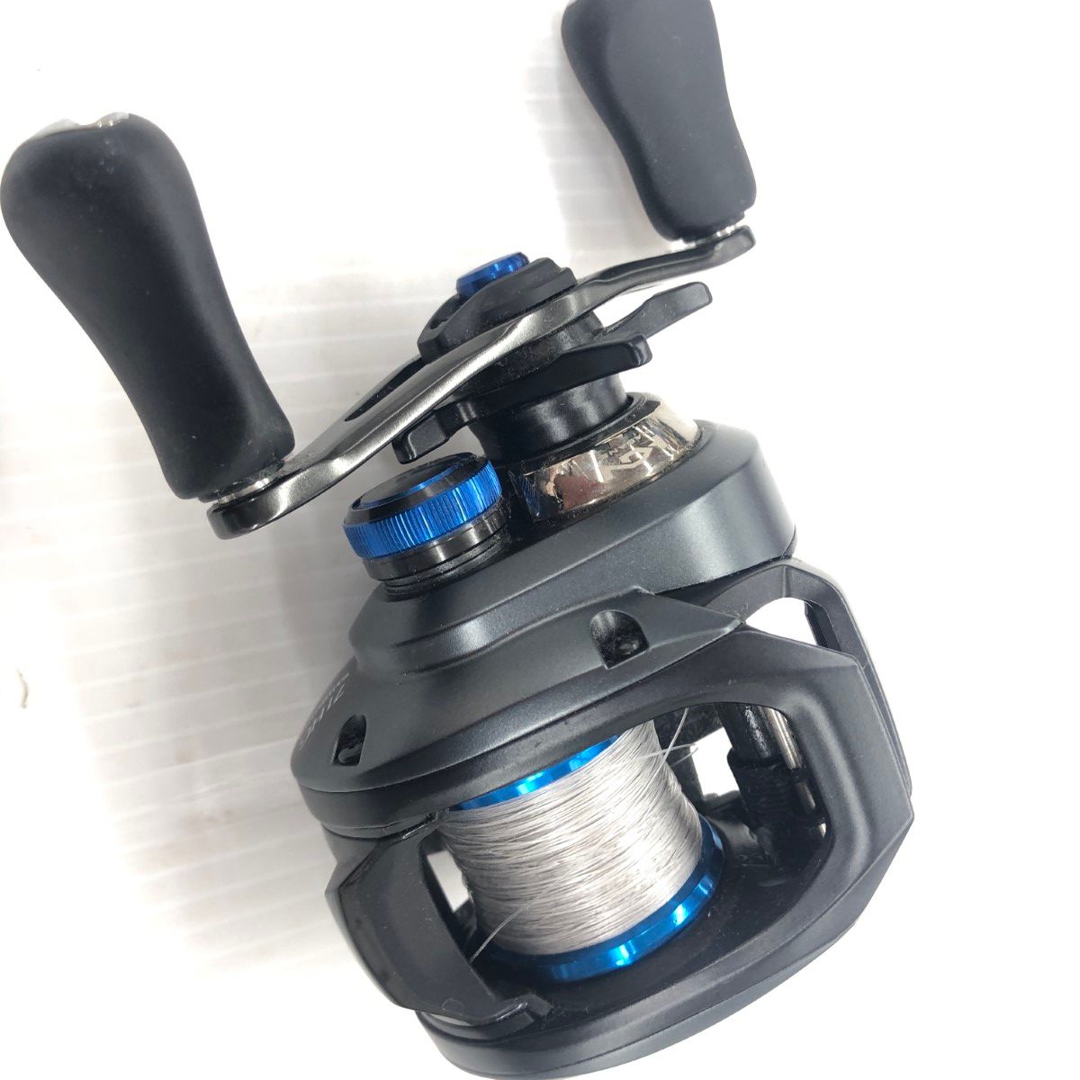 SHIMANO - σσ【中古】SHIMANO シマノ ベイトリール 20メタニウムHG RH 程度B 04114 やや傷や汚れあり σσ【中古】SHIMANO シマノ ベイトリール 20メタニウムHG RH 程度