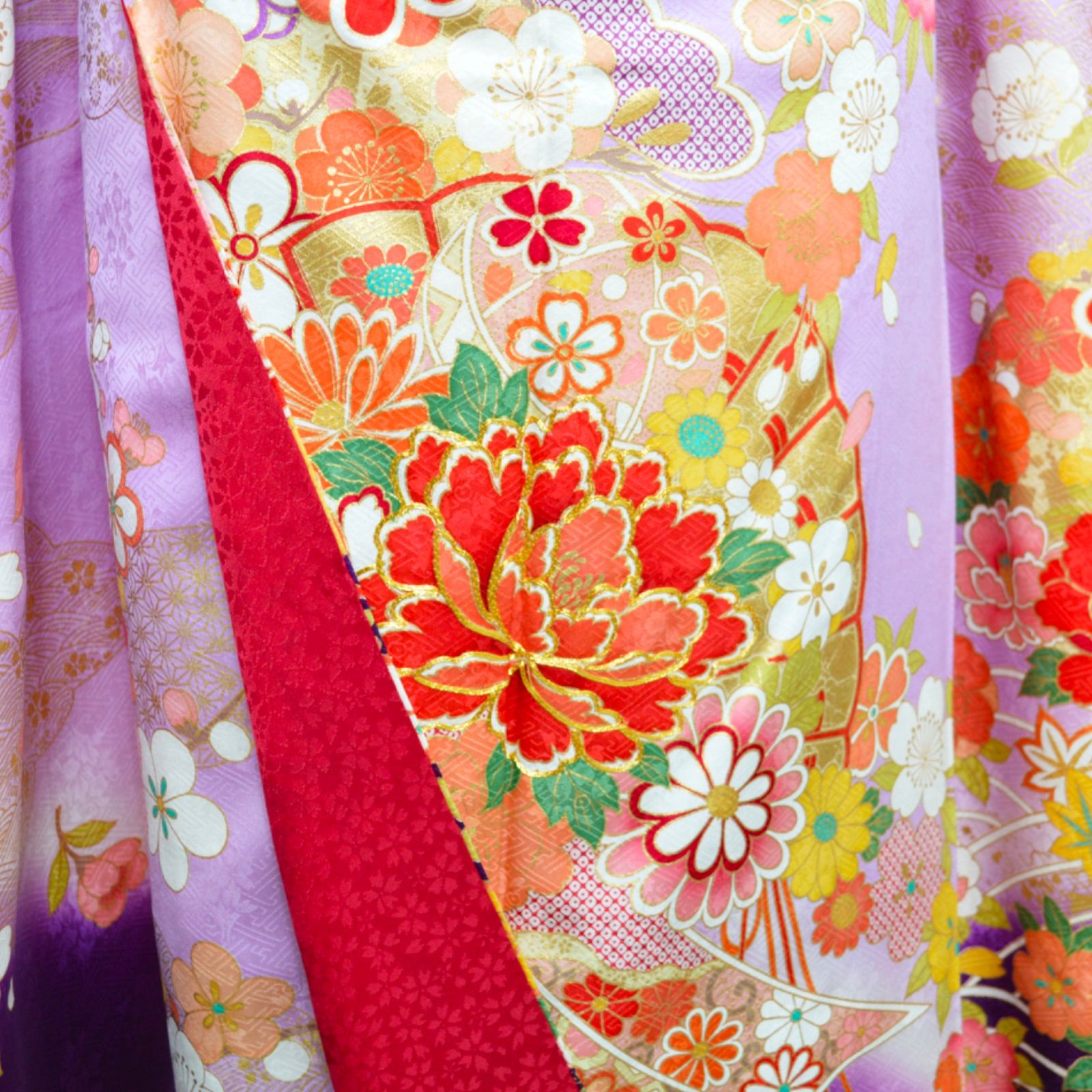 振袖フルセット(8点)・鈴乃屋・金駒刺繍・金彩加工・花模様・正絹 振袖フルセット(8点)・鈴乃屋・金駒刺繍・金彩加工・花模様